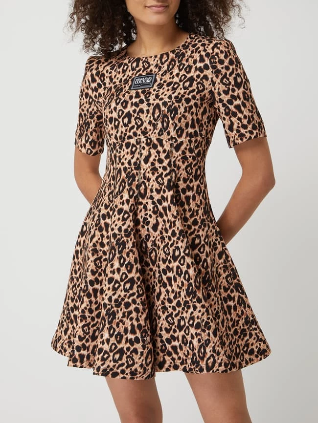Versace Jeans Couture Kleid Mit Leopardenmuster - Mittelbraun 5 Versace Jeans Couture Kleid Mit Leopardenmuster - Mittelbraun – Bild 4