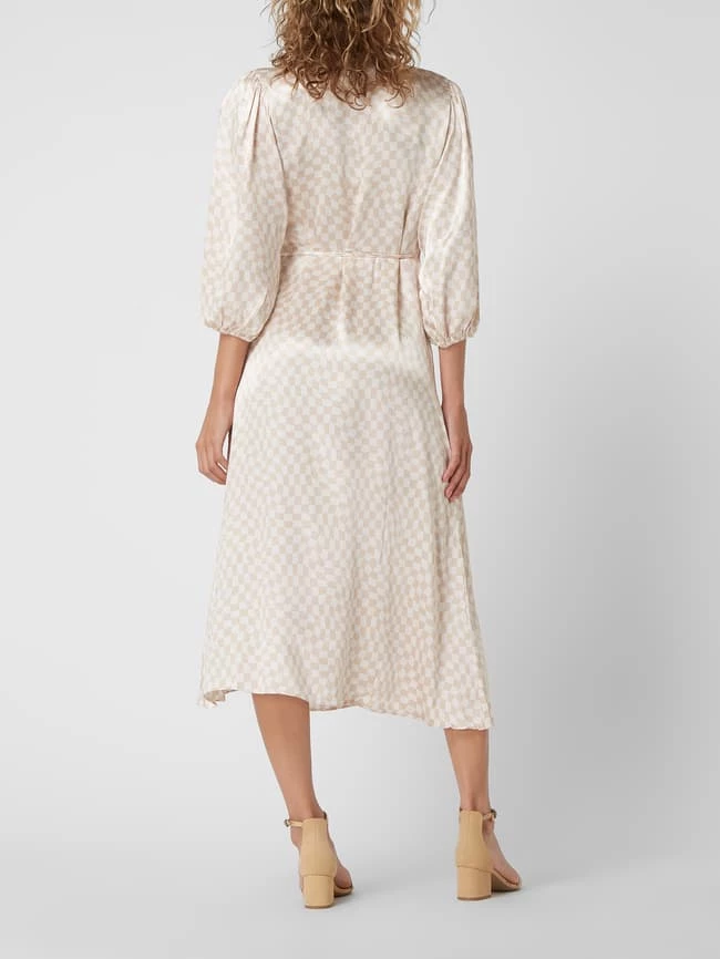 CATWALK JUNKIE Wickelkleid Aus Satin Modell 'Odile' - Sand 6 CATWALK JUNKIE Wickelkleid Aus Satin Modell 'Odile' - Sand – Bild 4