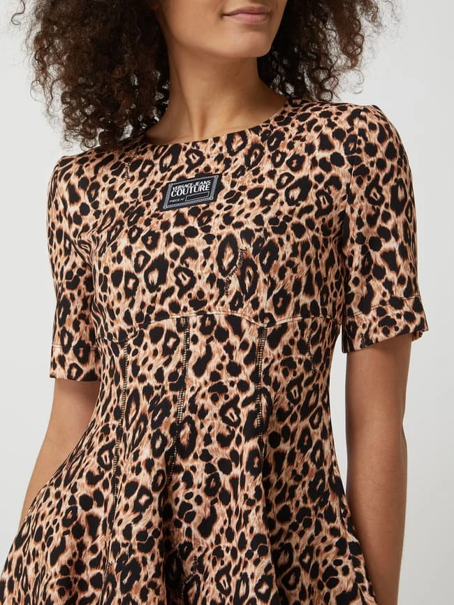 Versace Jeans Couture Kleid Mit Leopardenmuster - Mittelbraun 4 Versace Jeans Couture Kleid Mit Leopardenmuster - Mittelbraun – Bild 3