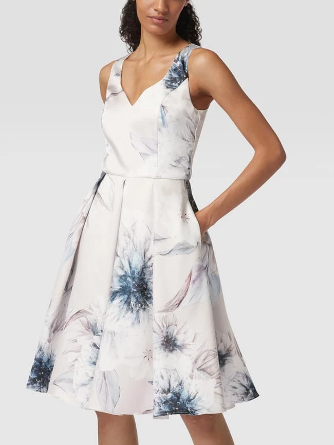 Swing Cocktailkleid Mit Floralem Muster - Rosé 6 Swing Cocktailkleid Mit Floralem Muster - Rosé – Bild 4