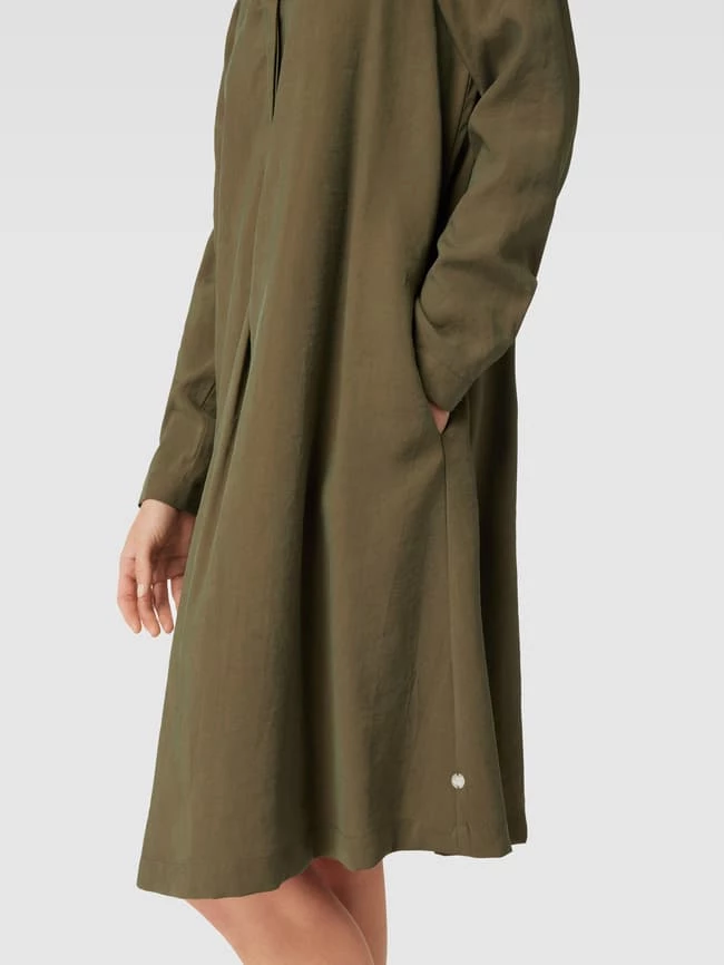 Milano Italy Knielanges Kleid Mit V-Ausschnitt - Khaki 5 Milano Italy Knielanges Kleid Mit V-Ausschnitt - Khaki – Bild 3