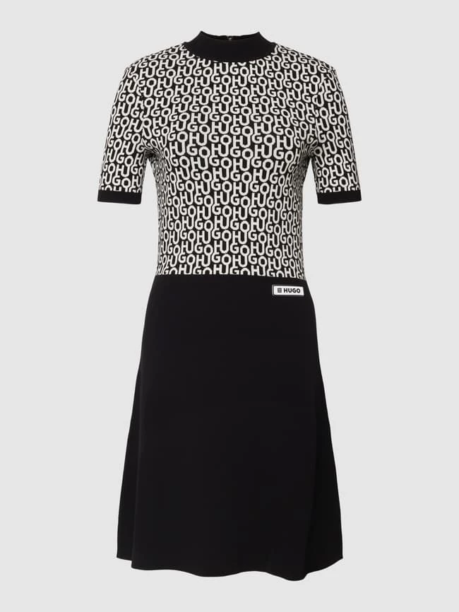 HUGO Knielanges Kleid Mit Allover-Label-Muster Modell 'Sadremmy' - Schwarz 4 HUGO Knielanges Kleid Mit Allover-Label-Muster Modell 'Sadremmy' - Schwarz – Bild 2
