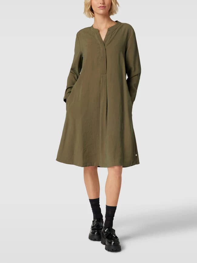 Milano Italy Knielanges Kleid Mit V-Ausschnitt - Khaki 3 Milano Italy Knielanges Kleid Mit V-Ausschnitt - Khaki