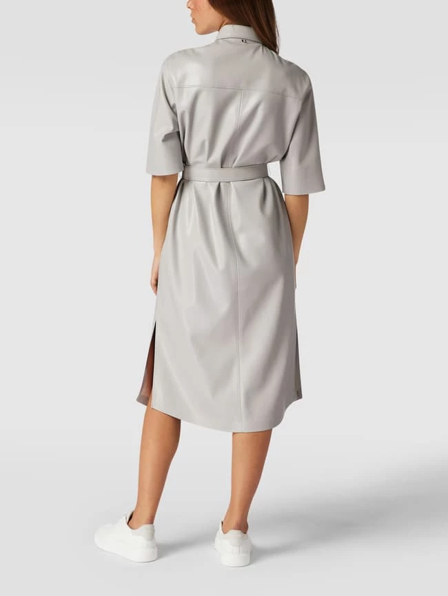 BOSS Hemdblusenkleid In Leder-Optik Modell 'Dafaro' - Hellgrau 7 BOSS Hemdblusenkleid In Leder-Optik Modell 'Dafaro' - Hellgrau – Bild 5