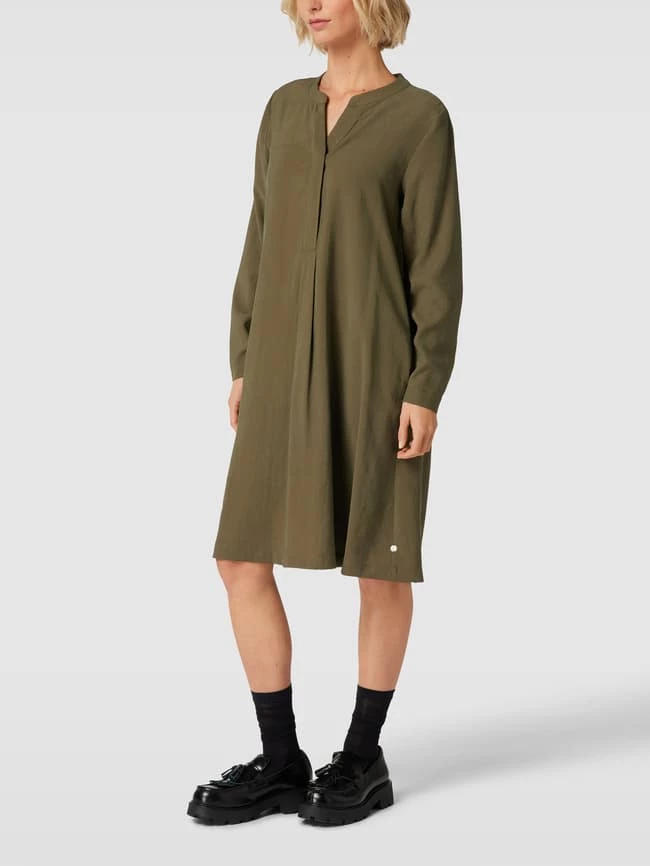 Milano Italy Knielanges Kleid Mit V-Ausschnitt - Khaki 6 Milano Italy Knielanges Kleid Mit V-Ausschnitt - Khaki – Bild 4