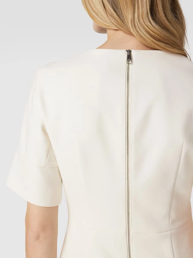 BOSS Etuikleid Mit V-Ausschnitt Modell 'Decine' - Offwhite 5 BOSS Etuikleid Mit V-Ausschnitt Modell 'Decine' - Offwhite – Bild 3