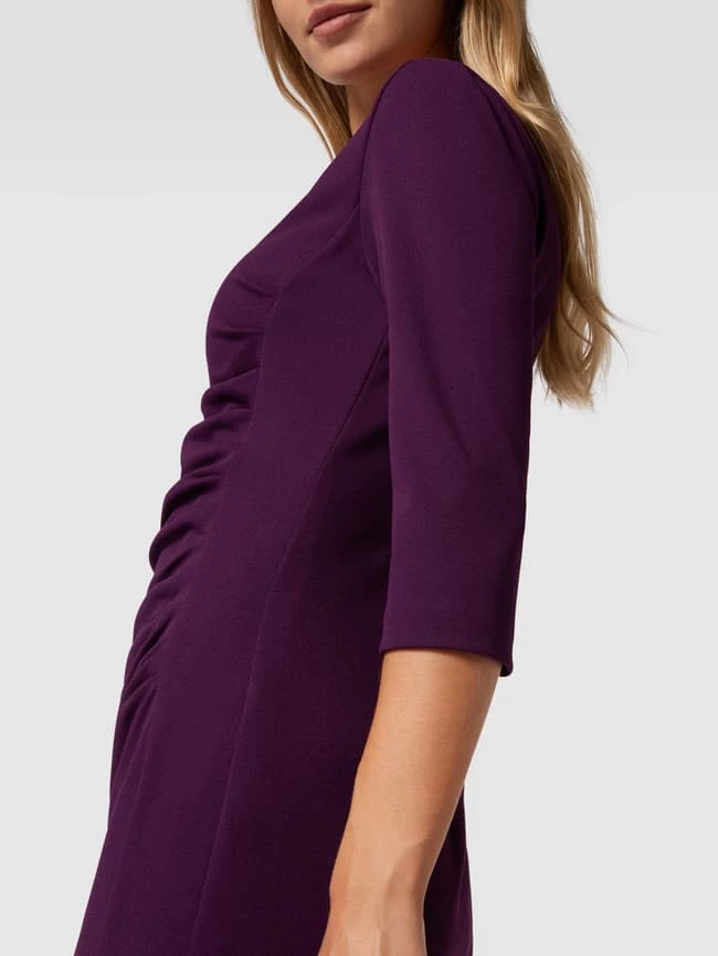 Paradi Cocktailkleid Mit 3/4-Ärmeln Und Raffungen - Pflaume 5 Paradi Cocktailkleid Mit 3/4-Ärmeln Und Raffungen - Pflaume – Bild 3